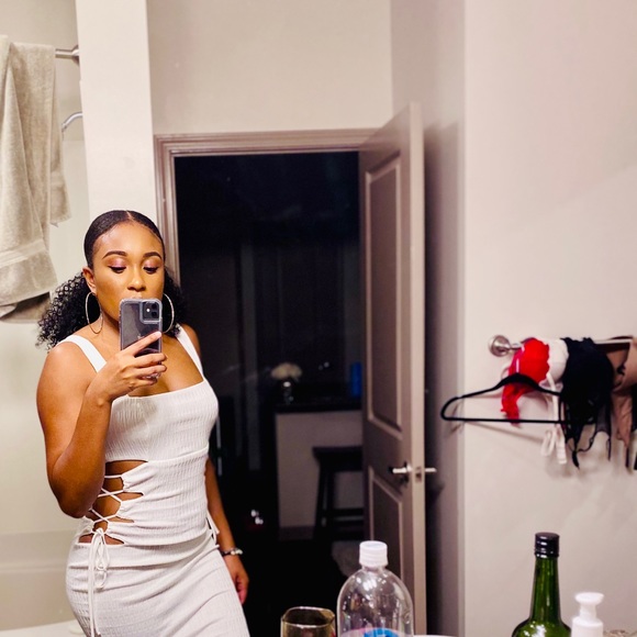 Meet your Posher! - Picture 2 of 3